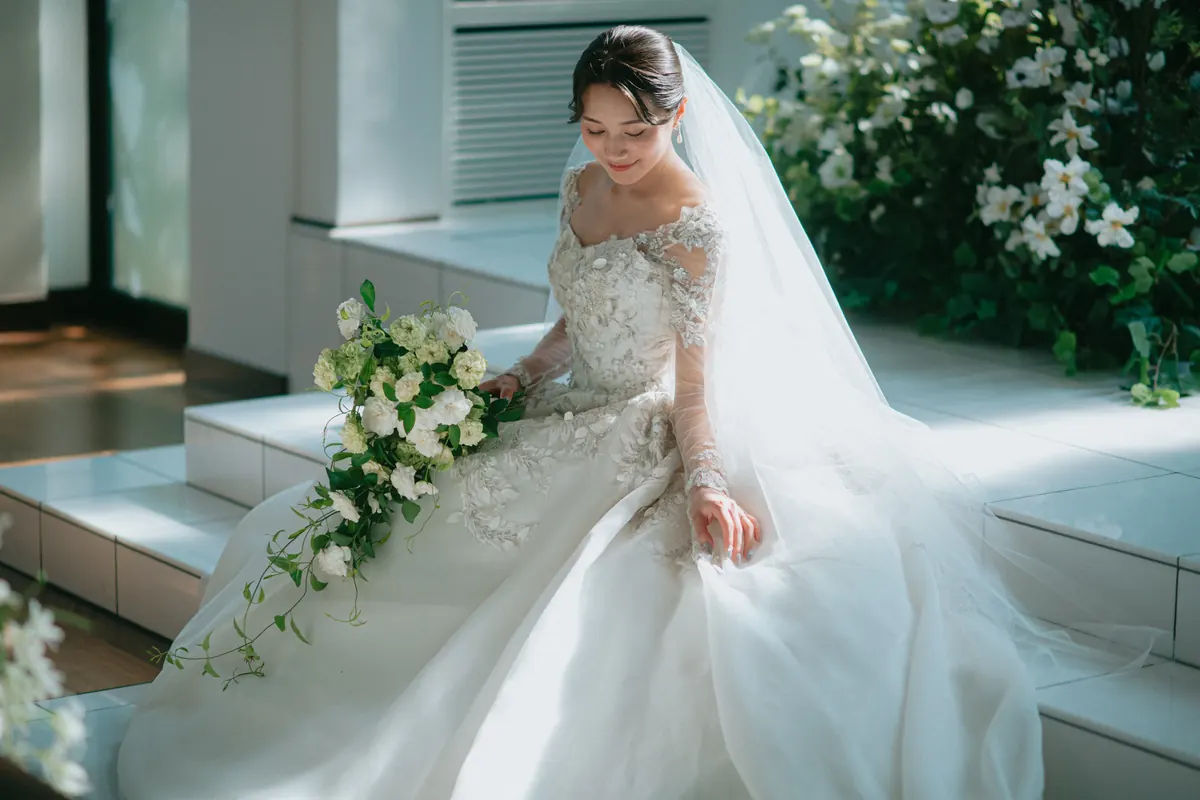 ウエディングドレス姿の新婦